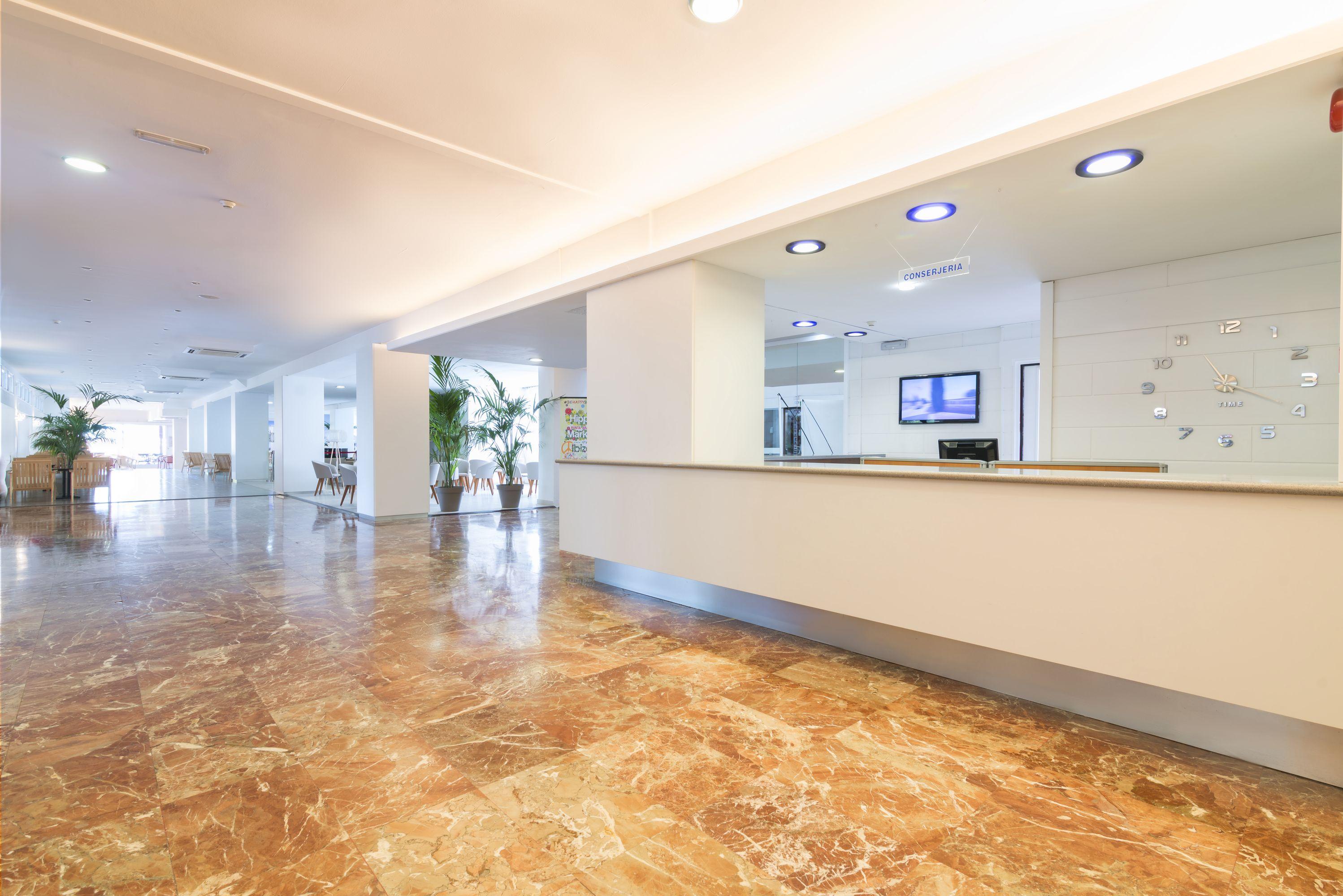 Azuline Hotel Bergantin ซานอันโตนิโอ ภายนอก รูปภาพ