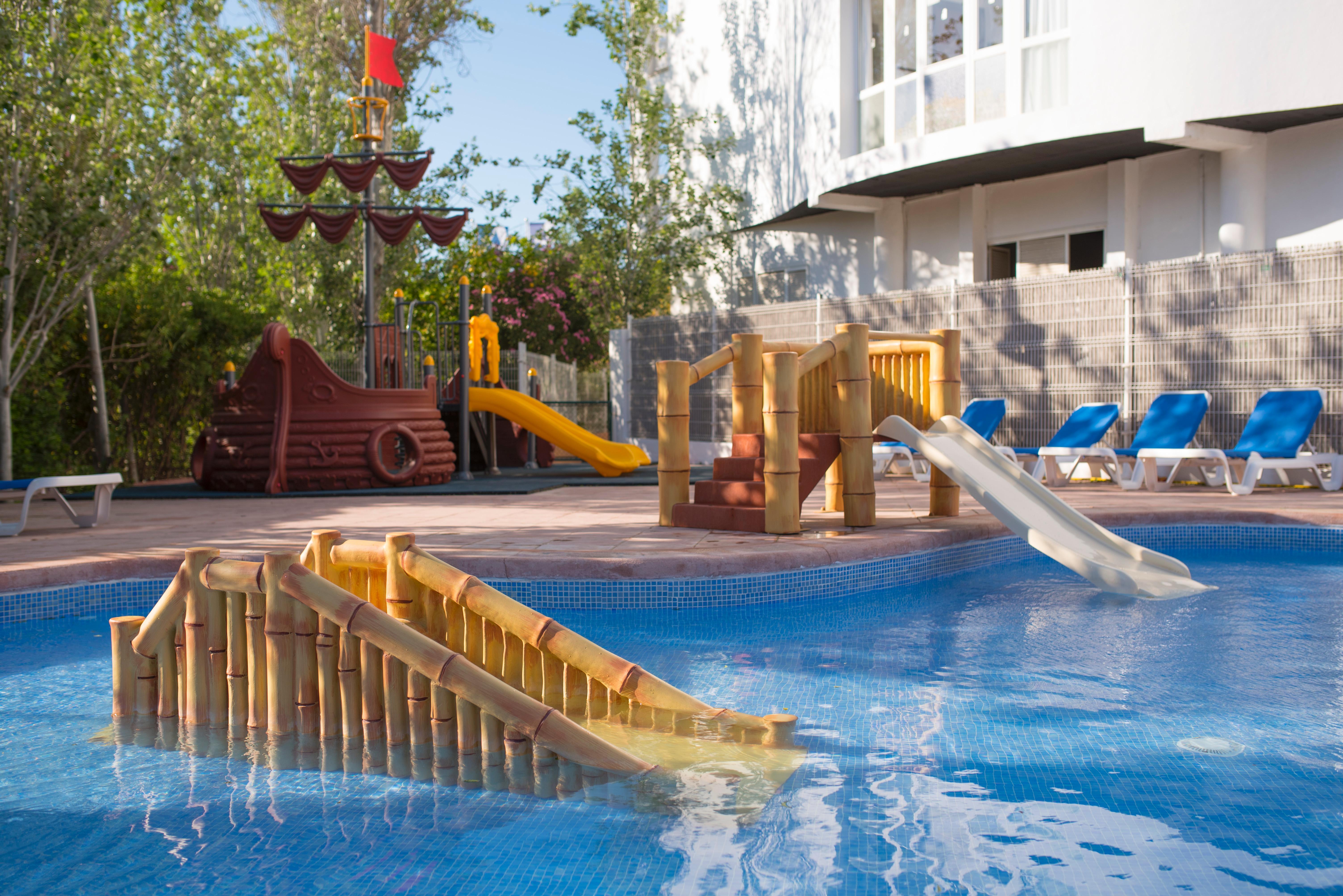 Azuline Hotel Bergantin ซานอันโตนิโอ ภายนอก รูปภาพ