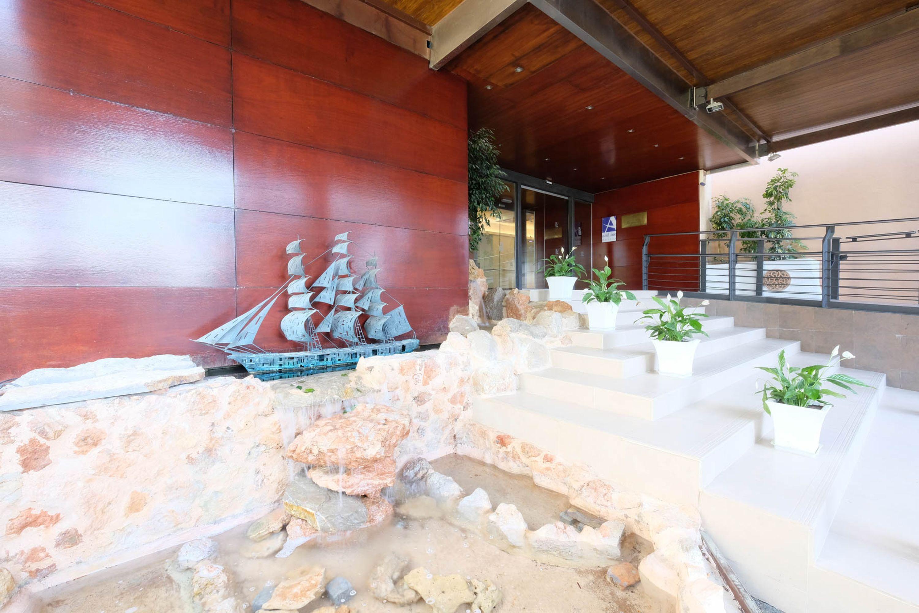 Azuline Hotel Bergantin ซานอันโตนิโอ ภายนอก รูปภาพ
