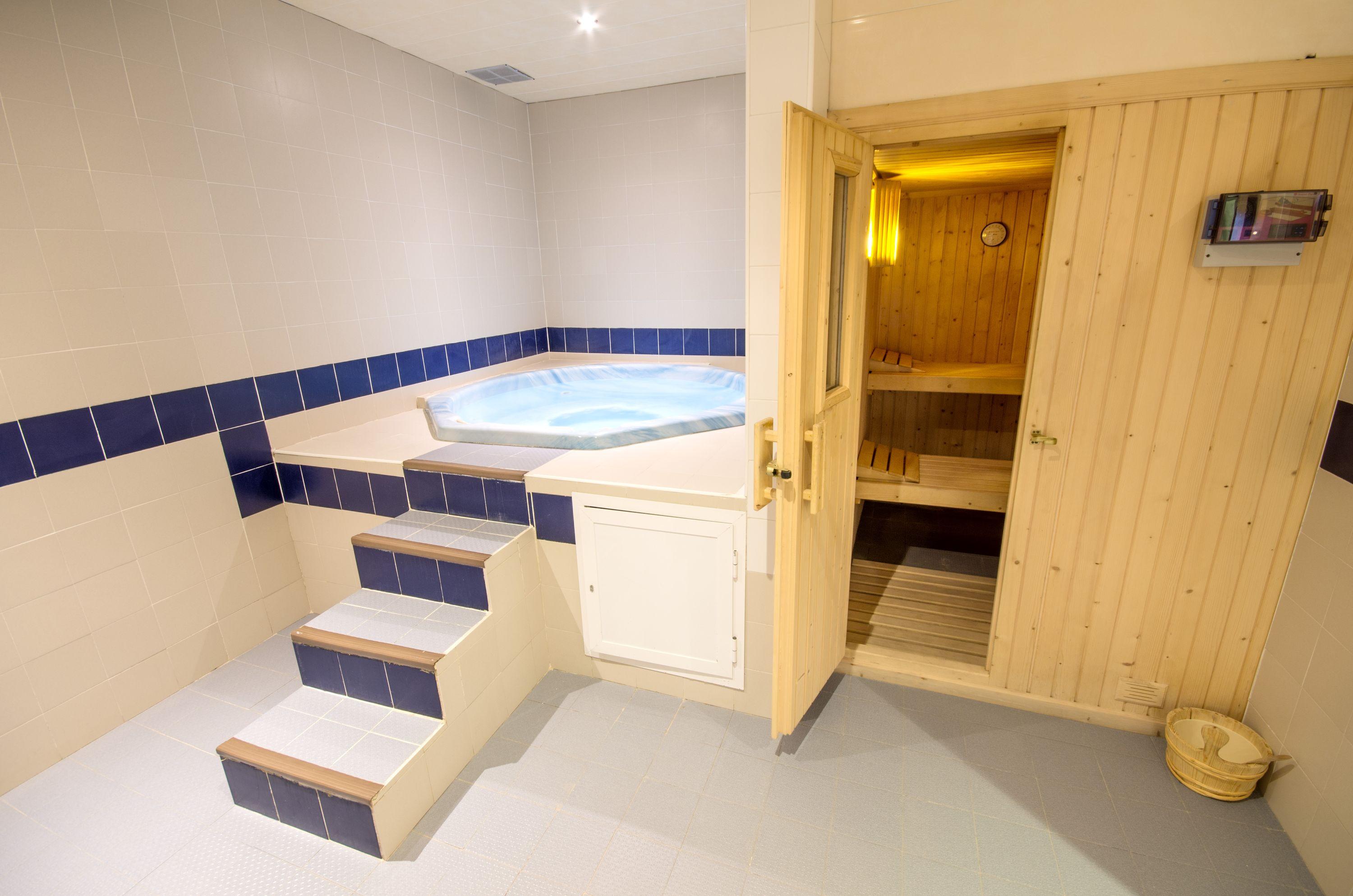 Azuline Hotel Bergantin ซานอันโตนิโอ ภายนอก รูปภาพ